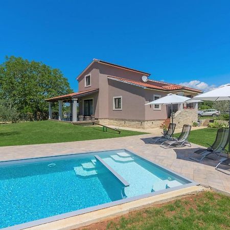 Holiday House Vita Tinjan エクステリア 写真