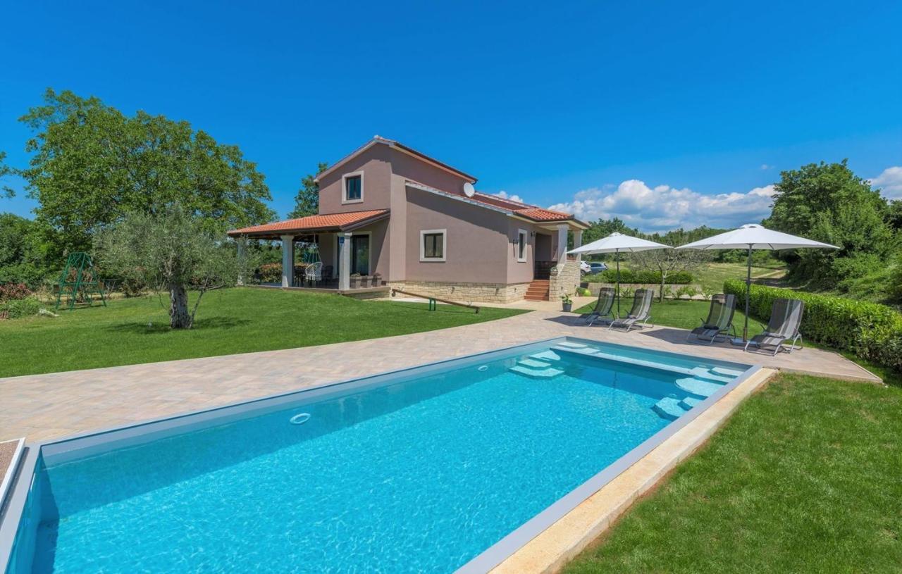 Holiday House Vita Tinjan エクステリア 写真